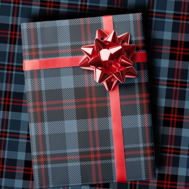 Moody Slate Blue and Deep Red Tartan Plaid Presentpapper (Skapare uppladdad)