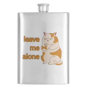 Moody tjock katt lämnar ensam för mig fickplunta