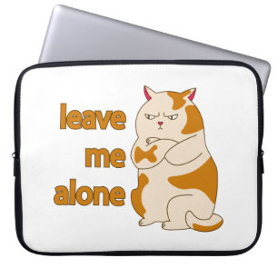 Moody tjock katt lämnar ensam för mig laptop fodral