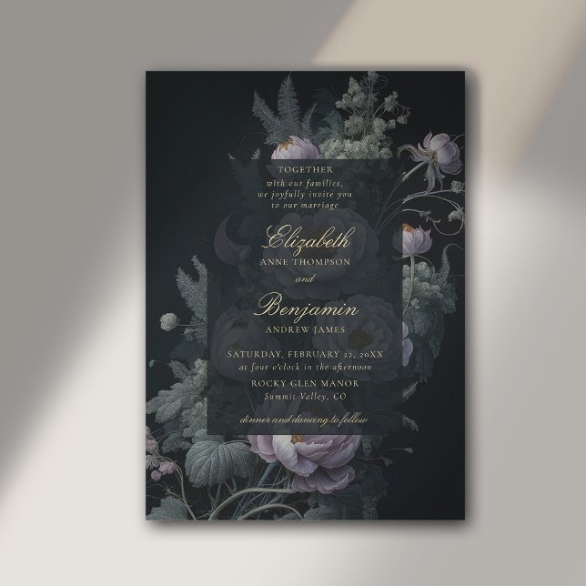 Moody Vintage Lilac Peony Blommigt Elegant bröllop Inbjudningar (moody floral wedding invitation modern vintage lilac peony purple black elegant classic formal)