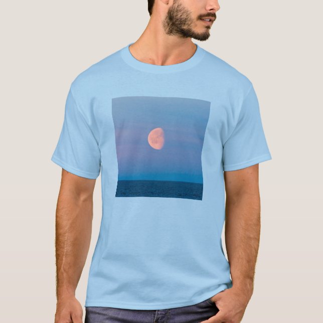Moon Over the Bering Sea | Russia Far East T Shirt (Framsida)