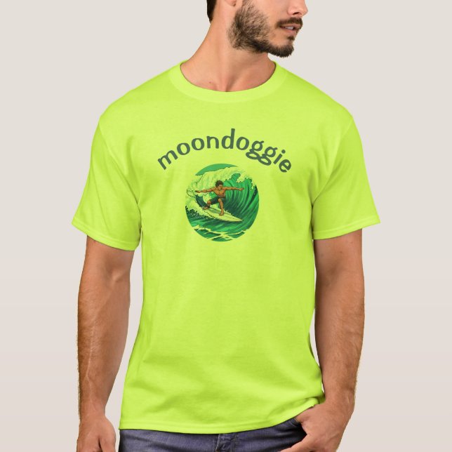 Moondoggie Surfing Grafisk T-Shirt (Framsida)