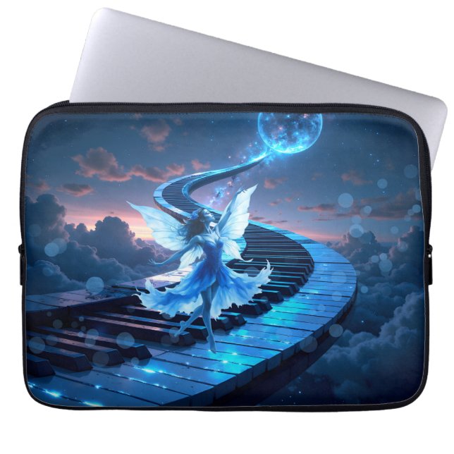 Moonlight Rehearsal – Dancing in the moonlight.  Laptop Fodral (Framsidan)