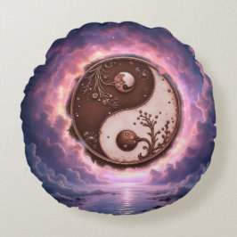 Moonlit Balance – Yin Yang of Eternal Light.  Rund Kudde