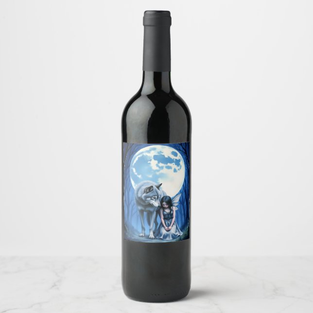 Moonlit Bond – The Wolf and the Gothic Fairy.   Vinflaska Etikett (Framsida)