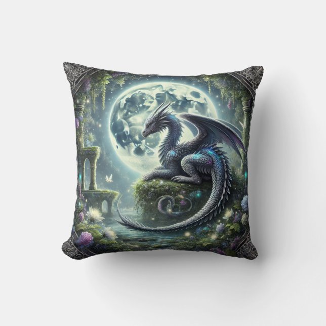 Moonlit Dragon Garden Mystical Decor Kudde (Framsida)
