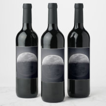 Moonlit Elegance: Vin Flaska med Lunar Image