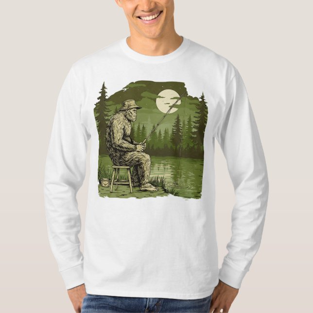 Moonlit Fishing with Bigfoot T Shirt (Framsida)