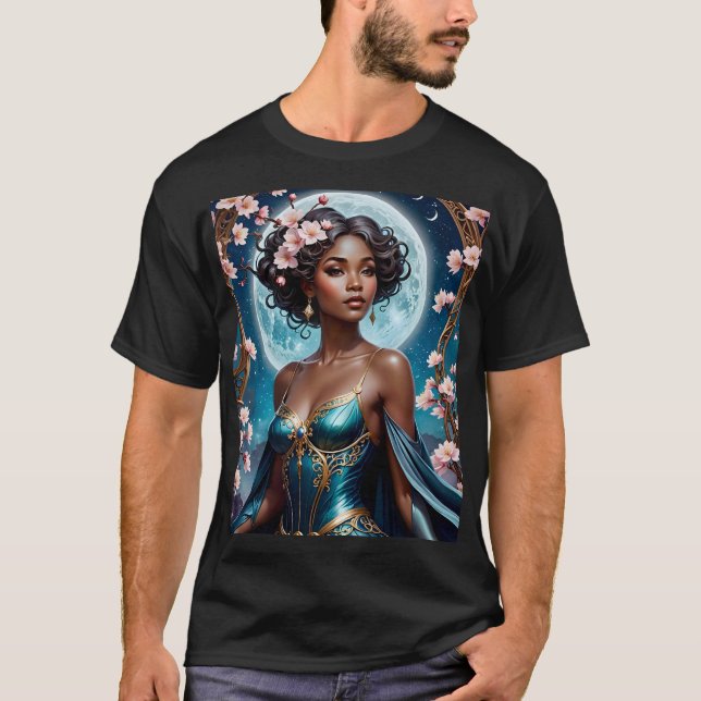 Moonlit Goddess i Bloom Fantasy Tee (Framsida)