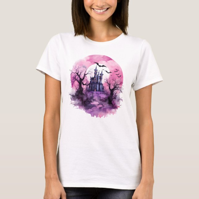Moonlit Mansion: Halloween Decor & Apparel T Shirt (Framsida)