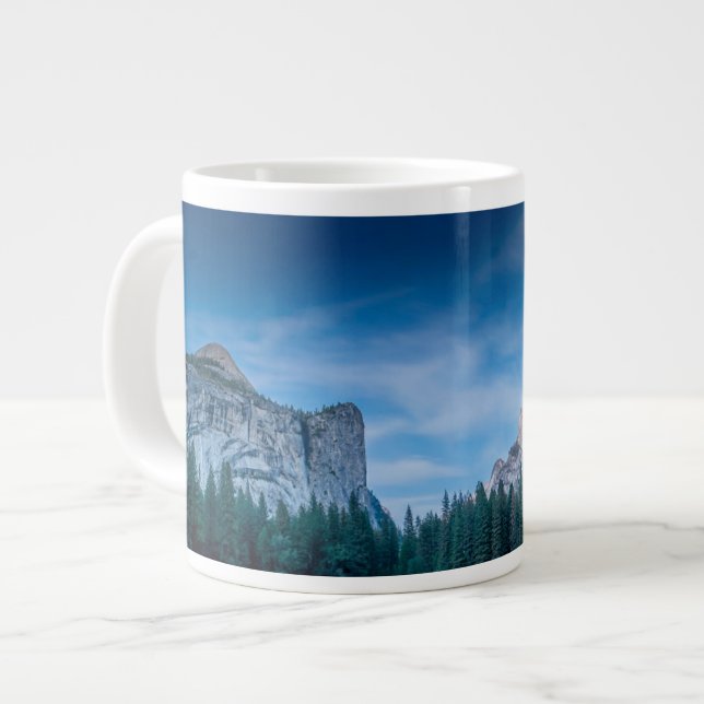 Moonlit panoramisk vy av Yosemite Valley Jumbo Mugg (Framsida vänster)