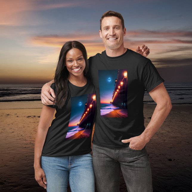 Moonlit Pier T Shirt (Skapare uppladdad)