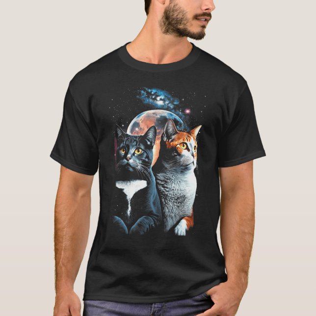Moonlit Whiskers A Mystical Encounter of Two Cats T Shirt (Framsida)