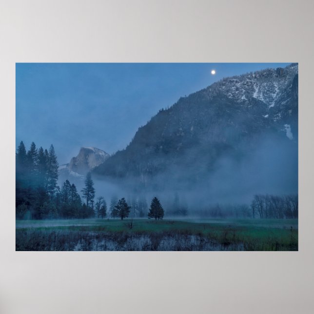 Moonrise & Mist over Leidig Meadow Poster (Framsidan)