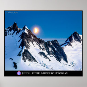 Moonrise över bergen poster