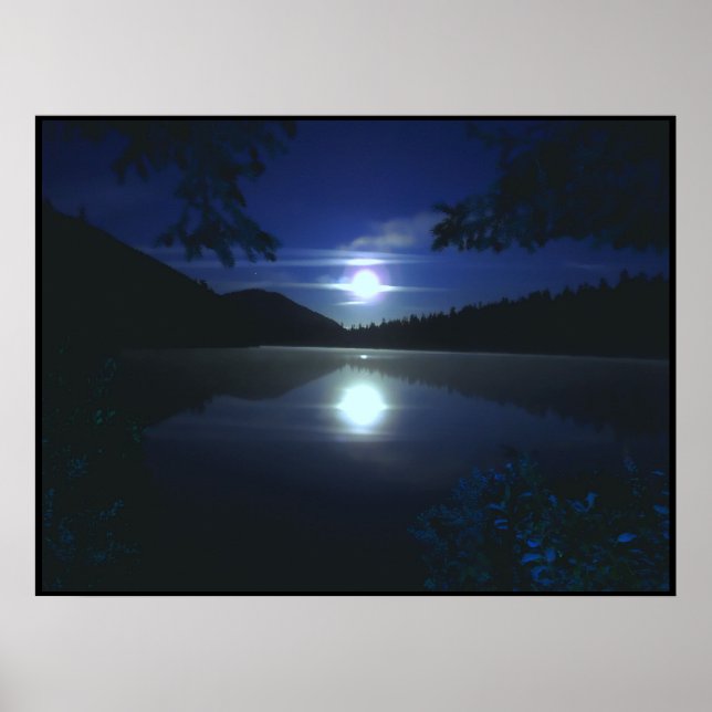 Moonrise over Elk Sjö Poster (Framsidan)
