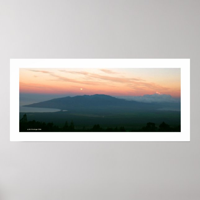 Moonset at Sunrise - Maui Poster (Framsidan)