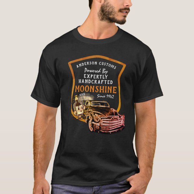 Moonshine, handgjord i Namn, som drivs av Funny T Shirt (Framsida)
