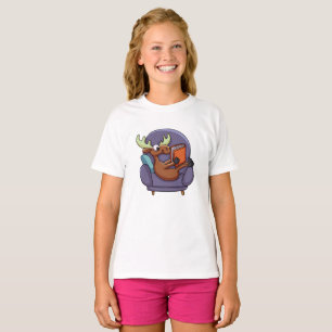 Moose att läsa ett bok på ett soffa Välj tillb T Shirt