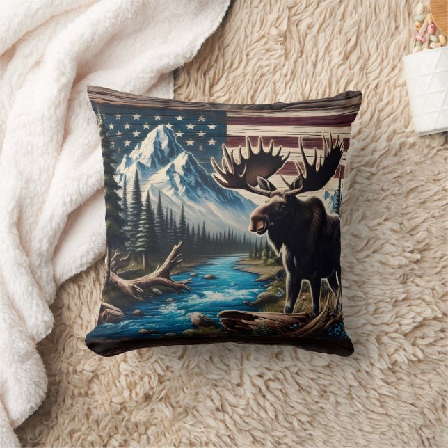 Moose by Sjö with Mountain and Flagga Background Kudde (Filt)