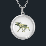 Moose / Elk Woodland Camouflage / Camo Silverpläterat Halsband<br><div class="desc">Moose/Elk Animal Silhouette Woodland Camo Disruptive Dazzle Mönster. Globe Trotters specialiserar sig på idiosynkratiskt bildmaterial från hela världen. Här hittar du unika hälsningskort,  vykort,  Poster,  Mousepads med mera.</div>