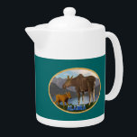 Moose i Meadow<br><div class="desc">En mamma och hennes söta kalv med sjö och berg i avstånd. Texten "Alaska" i ett snö-täckt teckensnitt visas också. Du kan välja en annan bakgrund färg.</div>