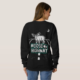 Moose på en sötskjorta på motorvägen (kvinnor) t shirt