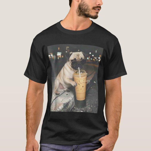 Mops dricker iskaffe rolig djur meme hund mops t shirt (Framsida)
