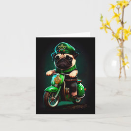 Mops hund kör cykel St. Patrick's Day Kort