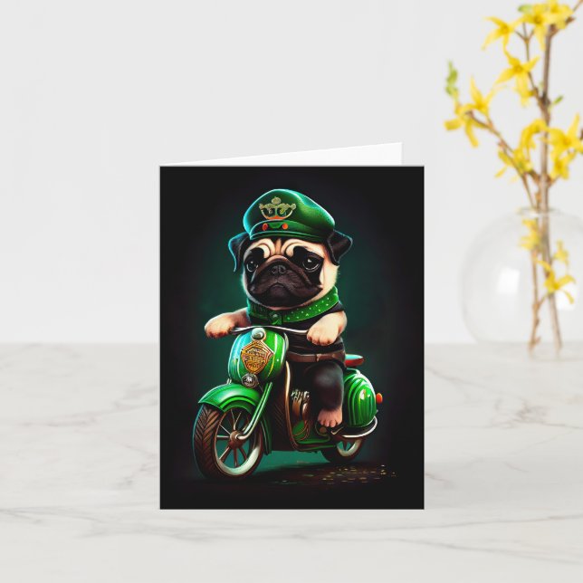Mops hund kör cykel St. Patrick's Day Kort (Gul blomma)