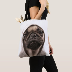 Mops i en Hoodie Tygkasse