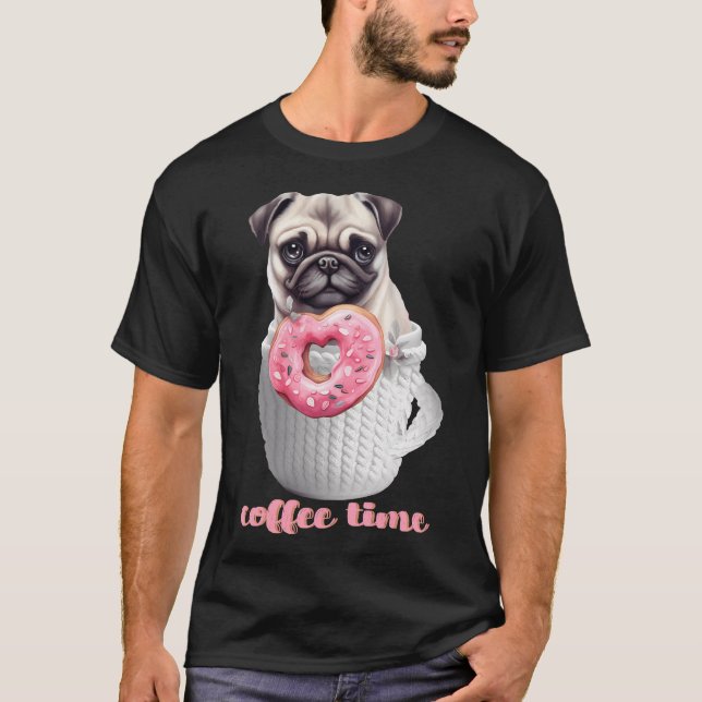 Mops i koppen med Donat: Kaffetid T Shirt (Framsida)