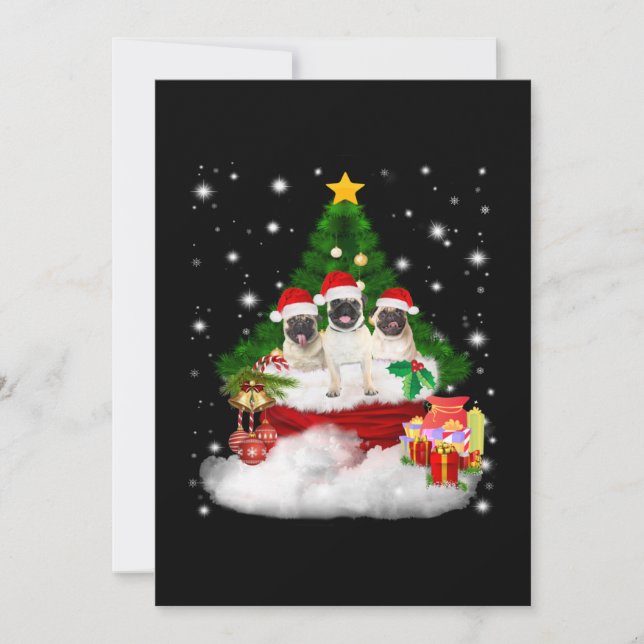 Mops mops med vänner glad vid julgran inbjudningar (Framsida)