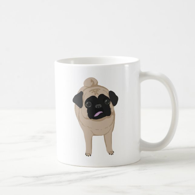 Mopsmuggen beklär och knuffar kaffemugg (Höger)