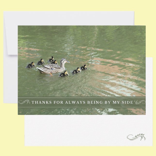 Mor Anka och gångjärn vid min sida Tack Kort (A nature flat thank you card featuring a mother duck and her ducklings.)