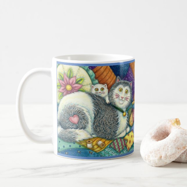 MOR CAT & KITTEN, PATCHWORK QUILTS, PINCUSHION KAFFEMUGG (Med munk)