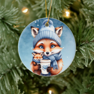 Mor Fox och Baby i Blue Hat och Scarf Coffee Julgransprydnad Keramik