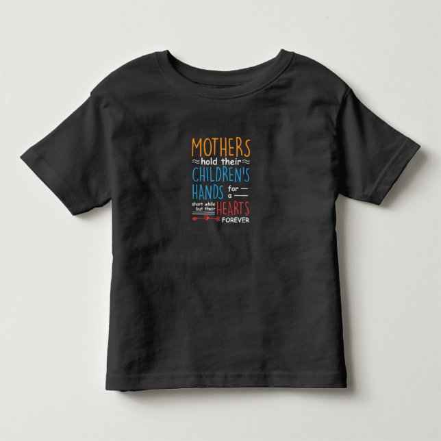 Mor Gift Mammor håller sina barn Händer T Shirt (Framsida)