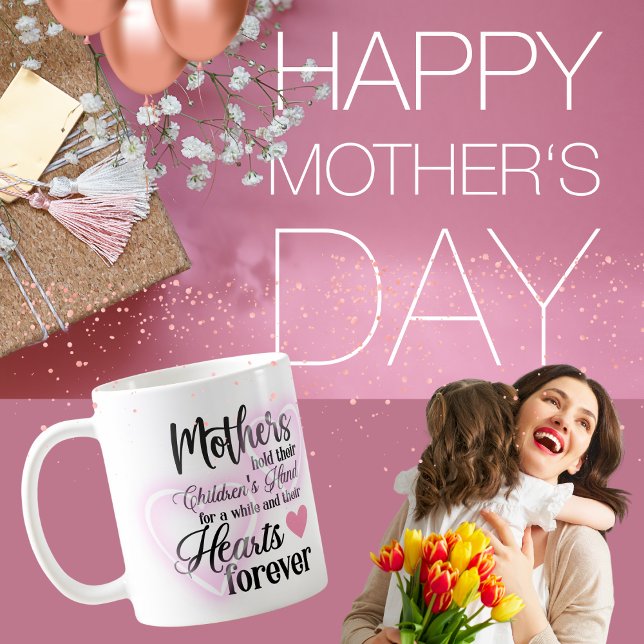 Mor håller sina barns hjärtan i Mugg (Mothers Hold Their Children´s Hearts Forever Mug)