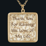 Mor-i-Law Gift Necklace - Kärlek i mitt liv Guldpläterat Halsband<br><div class="desc">Visa er uppskattning för er omhuldade mor-in-law med den här eleganten och det meningsfulla halsbandet, en gåva som är ett tecken på tacksamhet lika tidlöst som ditt band. Det här halsbandet är uppbyggt med stor noggrannhet, och har en känslig fläkt med dina vänliga känslor för mor-in-law. Varje gång hon bär...</div>