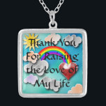Mor-i-Law Gift Necklace - Sterling silver Silverpläterat Halsband<br><div class="desc">Tack för att ha uppfostrat Kärlek i mitt liv. Det här presenthalsbandet är perfekten för att visa mor att du kärlekar henne.</div>