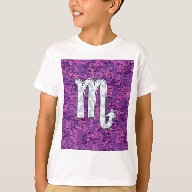 Mor i Pearl Scorpio Zodiac Rosa Digital Camo T Shirt (Framsida)