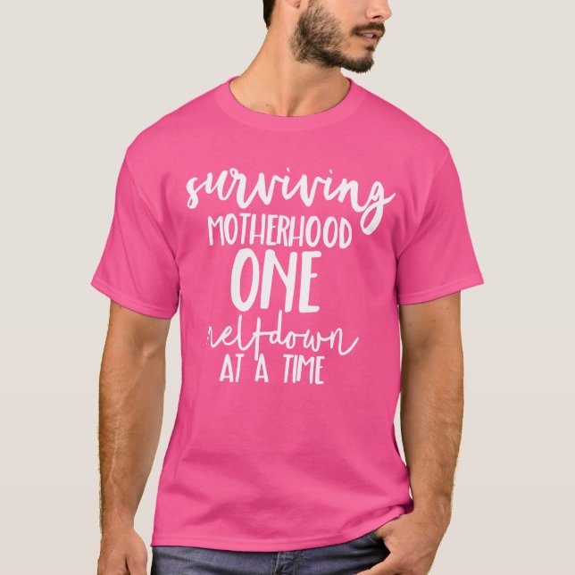 Mor Mamma Mamma Överlever Moderskap Meltdown-flick T Shirt (Framsida)