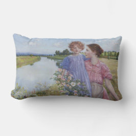 Mor och barn vid en flod med Vild Ro Lumbarkudde