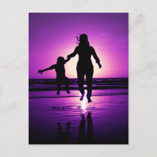 Mor och son Child Beach Jumping Vykort