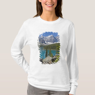 Moraine Sjö, Canadian Rockies, Alberta, Kanada T-shirt