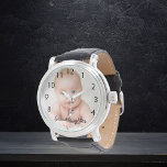 Mordöt baby anpassningsbar-fotofarfar armbandsur<br><div class="desc">En gåva eller keepy till ett nyfött baby,  farfar,  farfars första barndotter. Mall för ditt eget foto. Black brev och texten: 1:a fardottern. Handskript i stil. Svarta klocknummer från 8 till 4.</div>