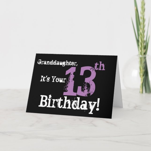 Mordotters 13-årsdag, svart, lila. kort (Framsida)