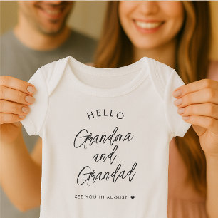 Morfar eller mormor bebis tillkännagivande t shirt
