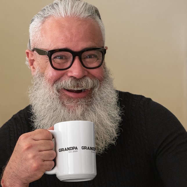 Morfar etablerad svart text est. år två ton jumbo mugg (Skapare uppladdad)